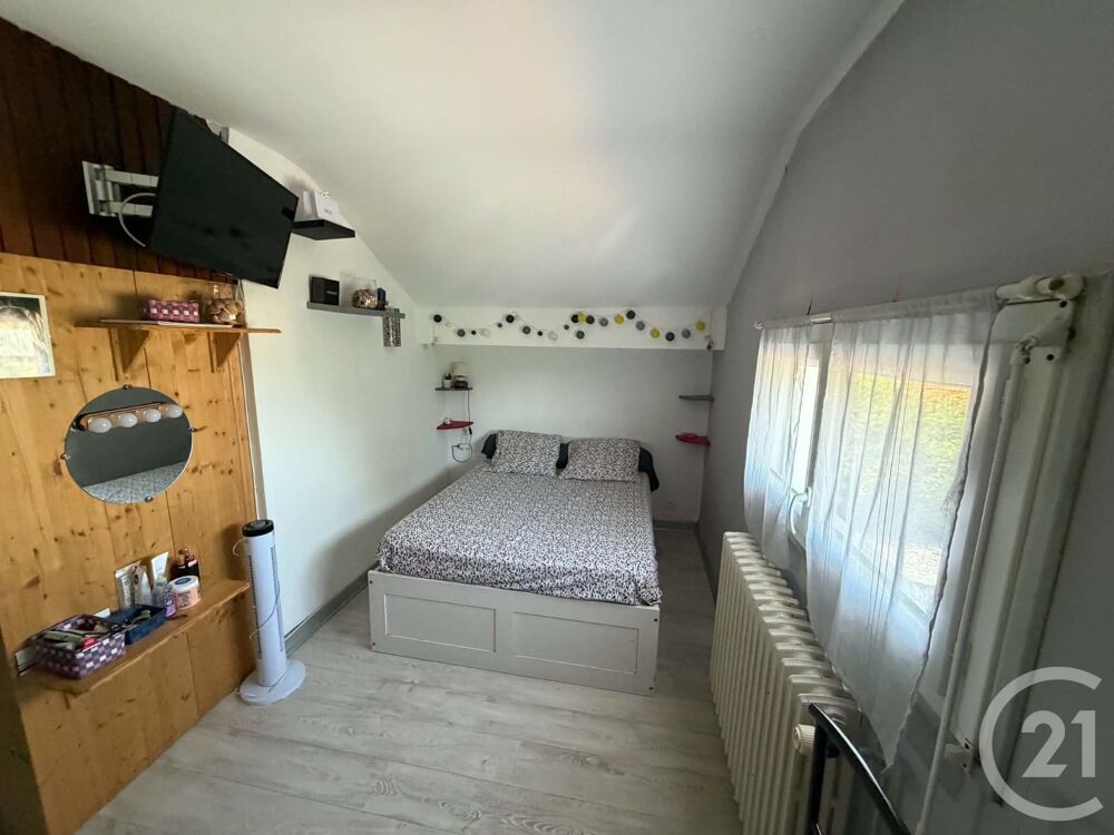 En plein c½ur de la ville, cette maison vous accueille ....