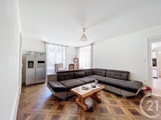  Appartement à louer 3 pièces 92 m²