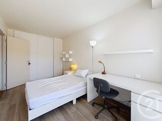  Appartement à louer 4 pièces 86 m²