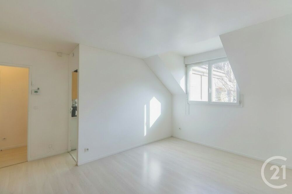 Appartement T2 de 48.06 m2 carrez et 53.62 au sol, orien....