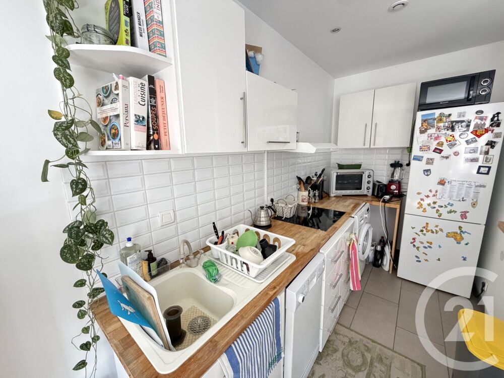 A TOURS, QUARTIER PREBENDES, Dans une petite coprop....