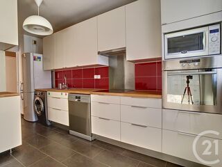  Appartement à louer 4 pièces 77 m²