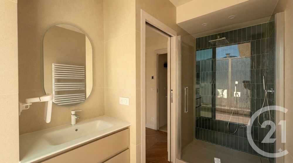 location Appartement - 3 pièce(s) - 78 m² Nice (06300)