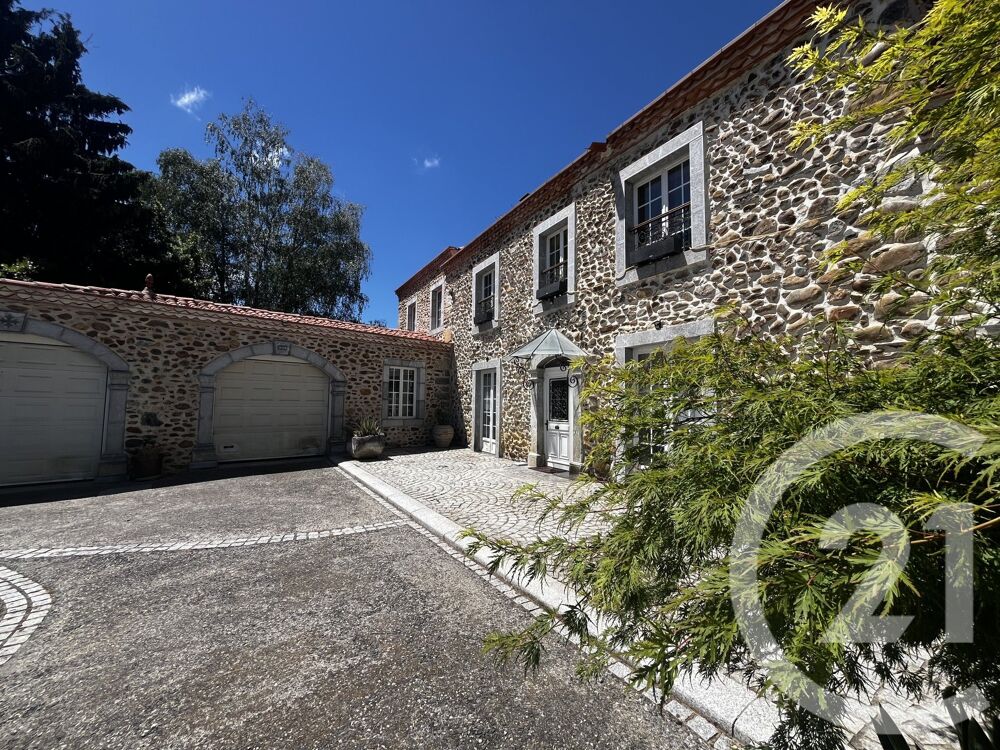 Nichée au c½ur d'un petit village agréable, cette maison....