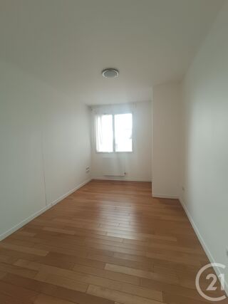 location Appartement - 2 pièce(s) - 82 m² Calais (62100)
