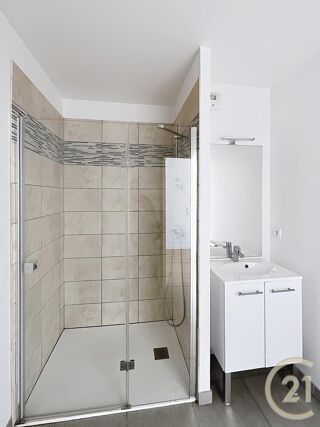  Appartement à louer 2 pièces 33 m²