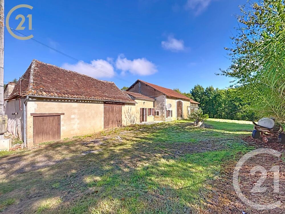 Dans un hameau au nord de Montpon, cette maison à fort p....