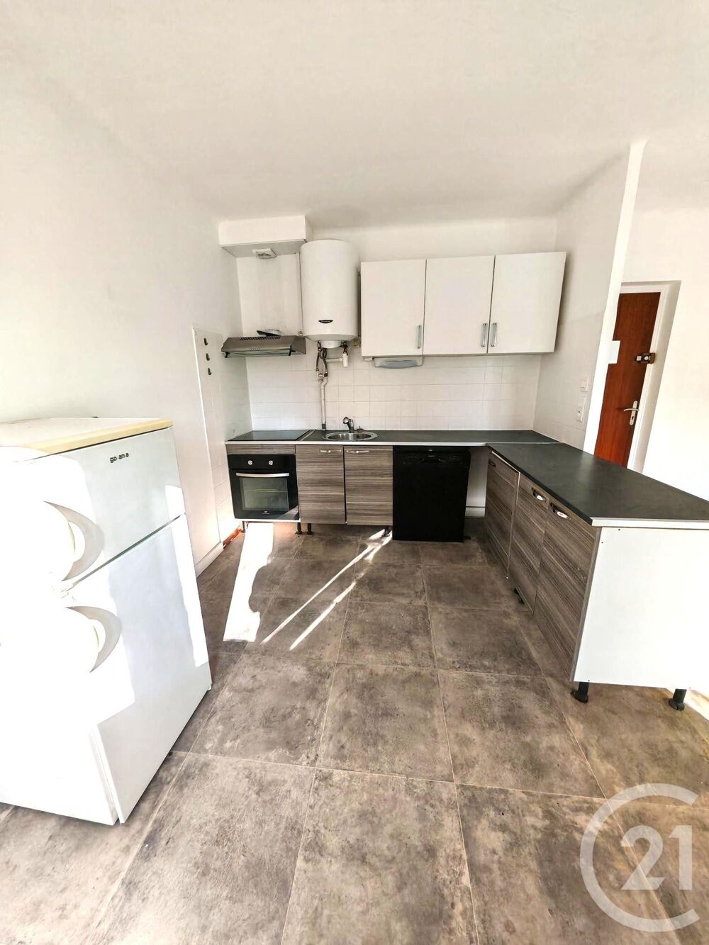 Découvrez cet appartement de 2 pièces situé au premier é....