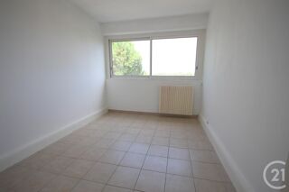  Appartement � louer 4 pi�ces 75 m�