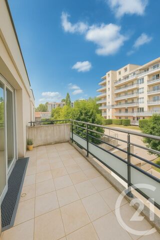  Appartement à louer 3 pièces 65 m²