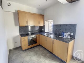  Appartement à louer 3 pièces 65 m²