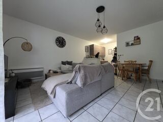  Appartement à louer 2 pièces 44 m²