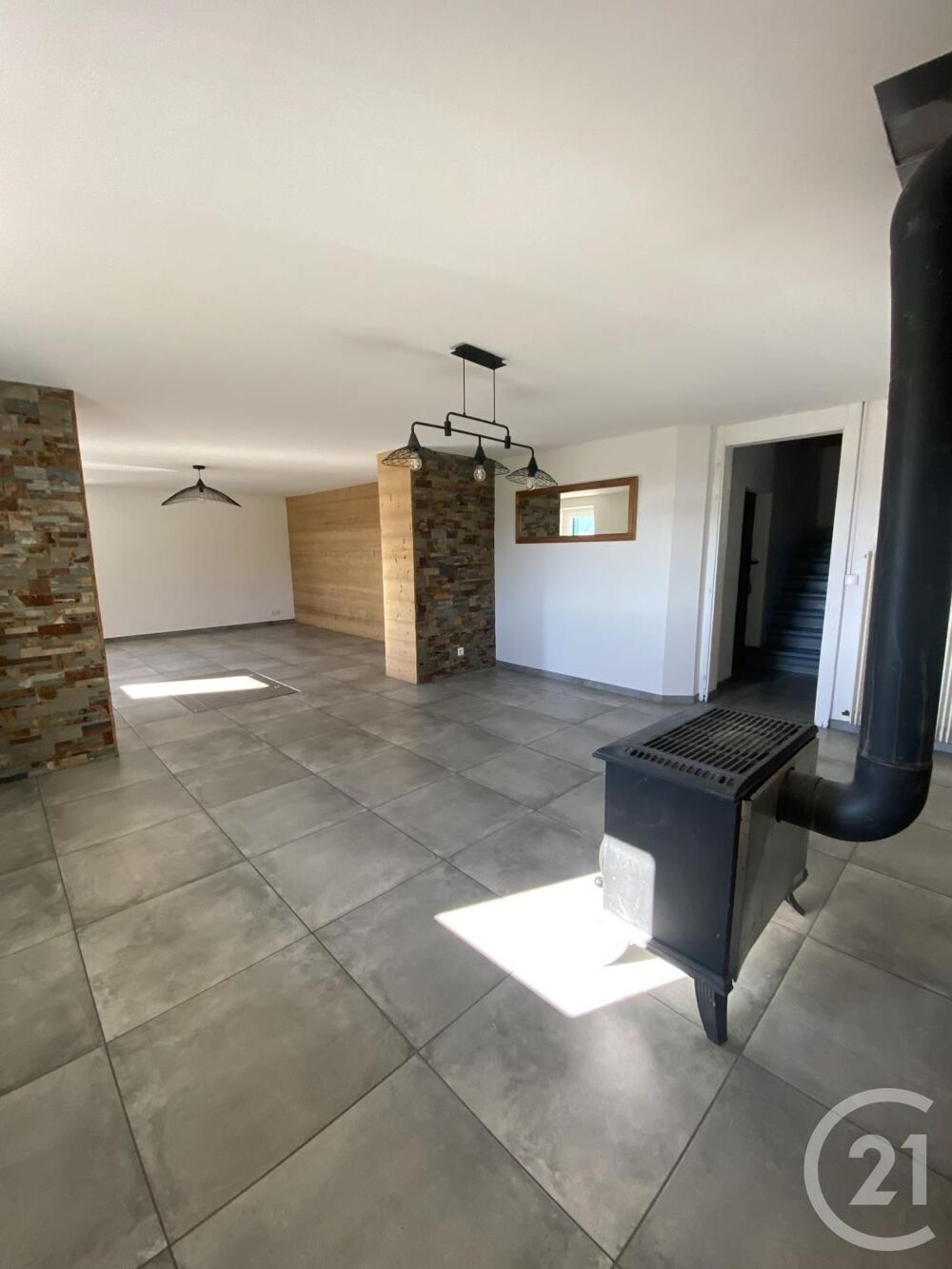 location Maison - 6 pièce(s) - 180 m² Bois-d'Amont (39220)