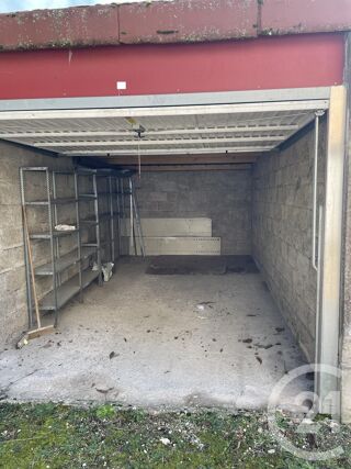  Parking / Garage à louer 12 m²