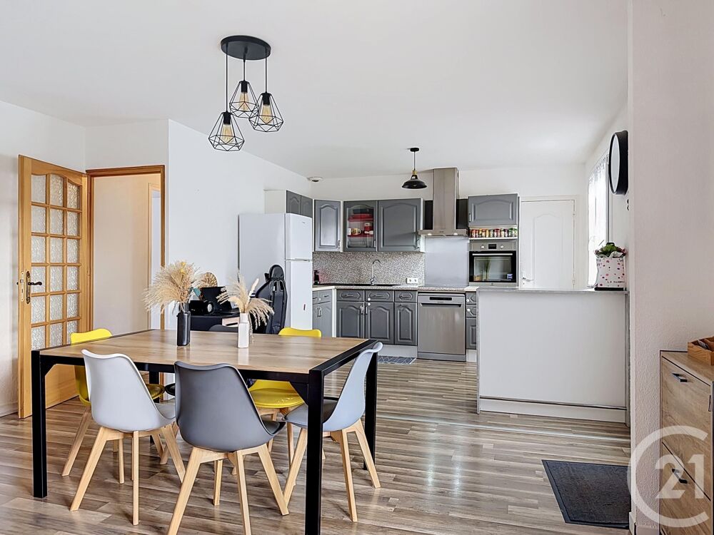 À découvrir à Saint-Laurent-en-Grandvaux, cette maison d....