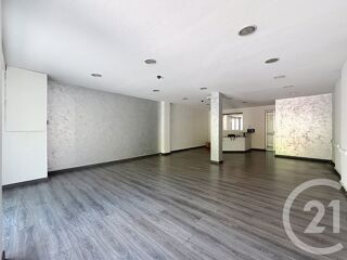  Appartement à louer 3 pièces 106 m²