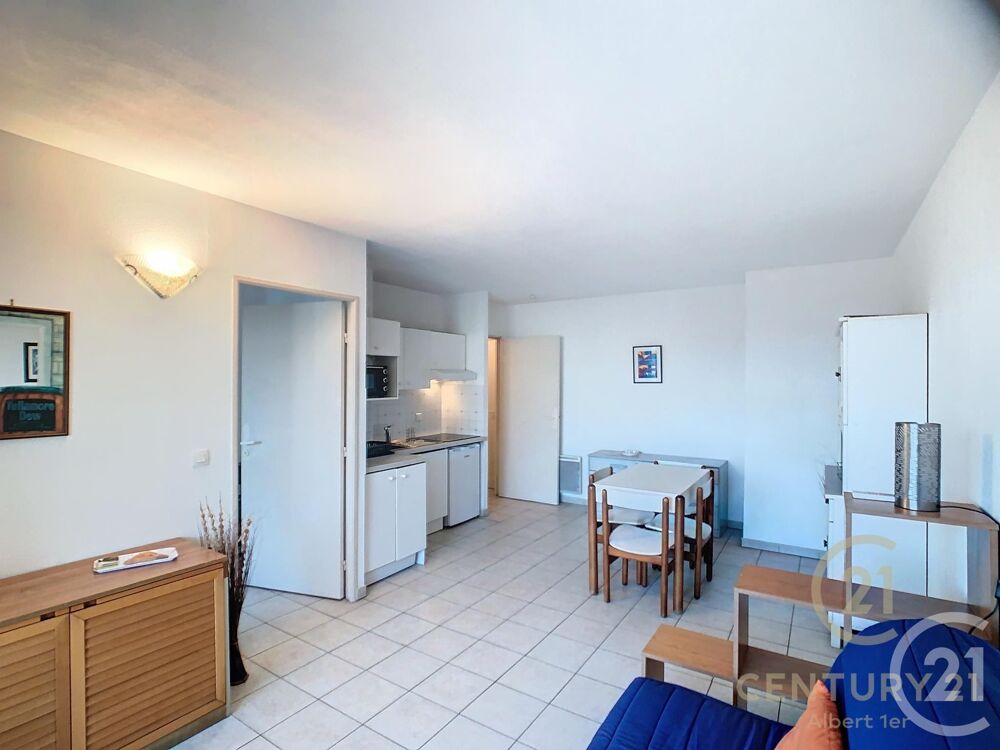 EXCLUSIVITÉ LOCATION MEUBLÉE À L'ANNÉE JUAN-LE....