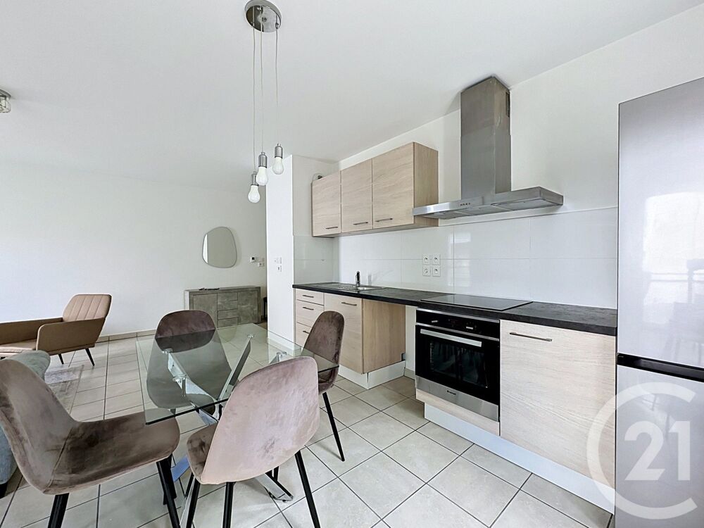 location Appartement - 3 pièce(s) - 65 m² Saint-Priest (69800)