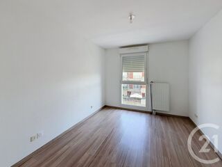  Appartement à louer 3 pièces 65 m²