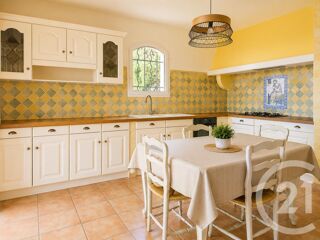  Maison à vendre 10 pièces 225 m²