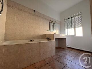  Appartement à louer 3 pièces 80 m²