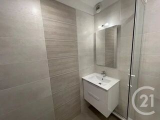  Appartement à louer 1 pièce 28 m²