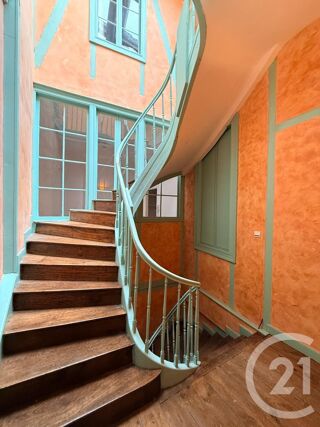  Immeuble à vendre 589 m²