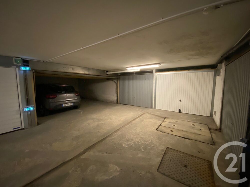 location Parking / Garage - 10 m² Nice (06300)
