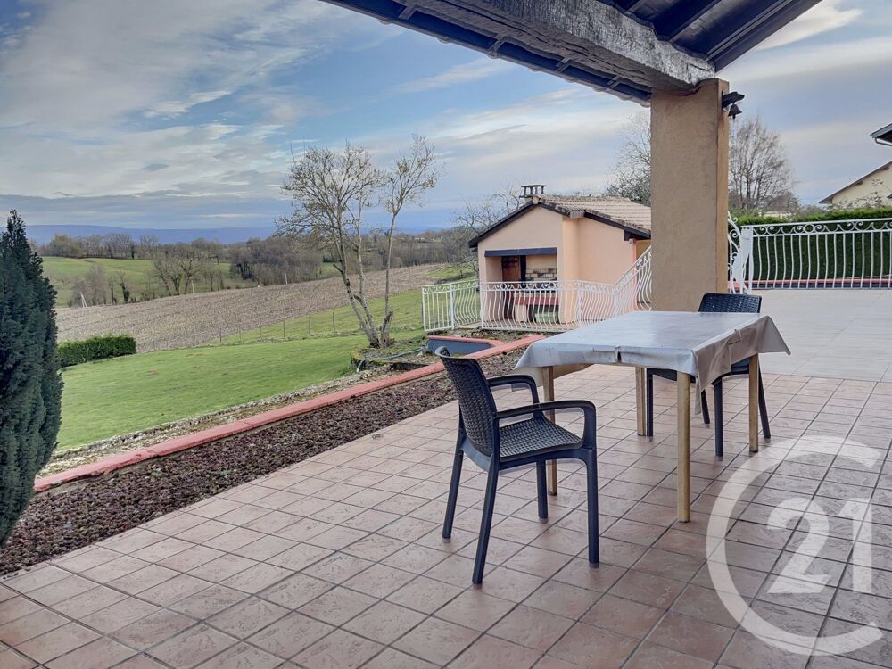 Villa avec piscine et vue sur le Revermont Sit....