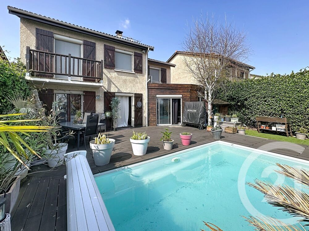 Maison familiale avec piscine, quatre chambres dont une ....