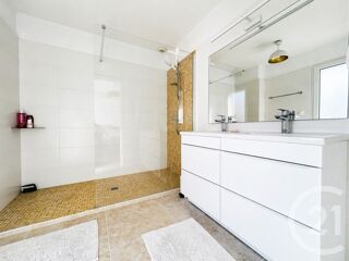  Appartement � vendre 4 pi�ces 149 m�