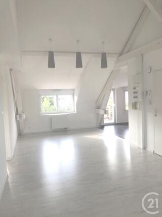  Appartement à louer 5 pièces 85 m²