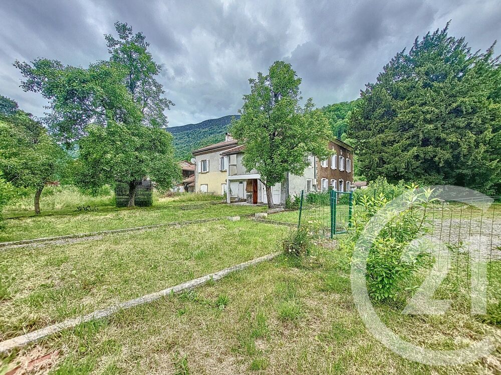Venez découvrir cette belle bâtisse de 150m², idéalement....