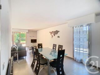  Appartement à louer 3 pièces 74 m²