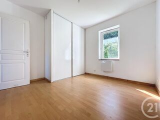  Appartement à louer 3 pièces 45 m²