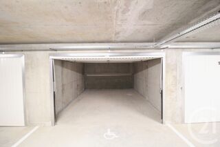 Parking / Garage à louer 19 m²