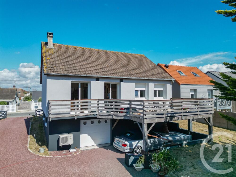À seulement 300 mètres de la plage de Barneville-Cartere....