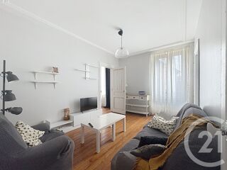  Appartement à louer 3 pièces 77 m²