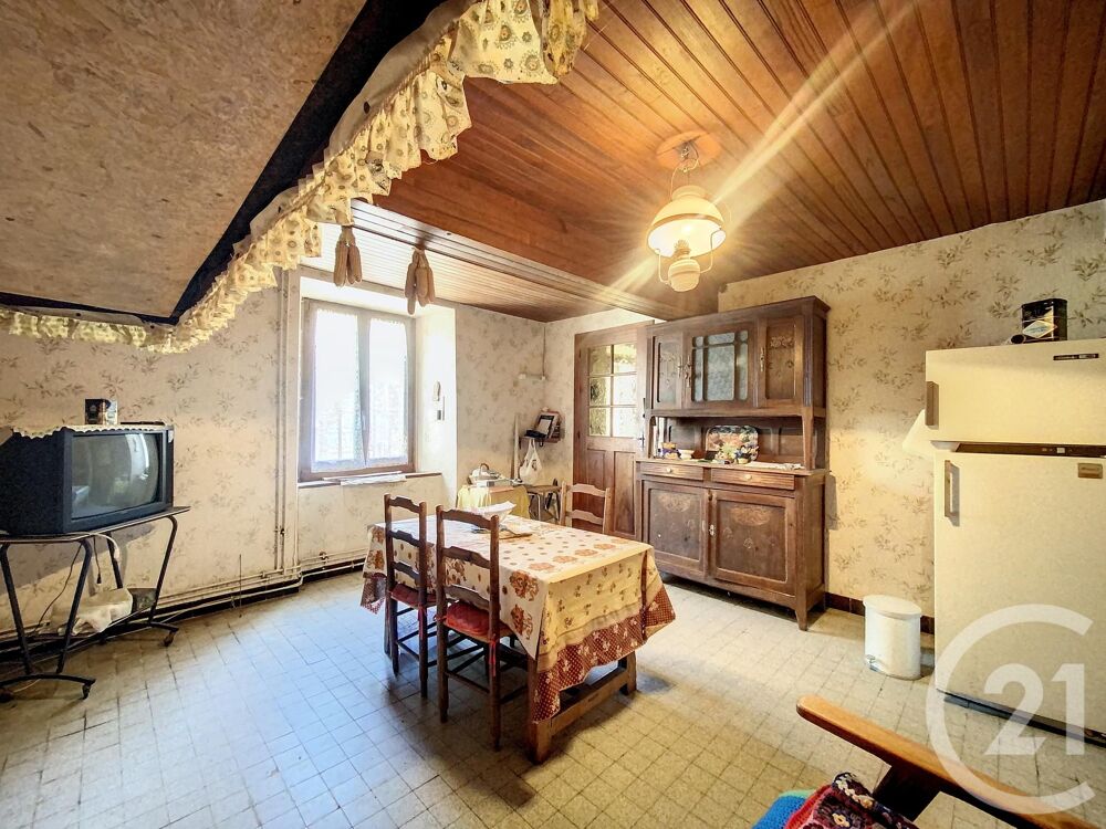 Au c½ur de la commune de Soulan, cette maison offre un p....