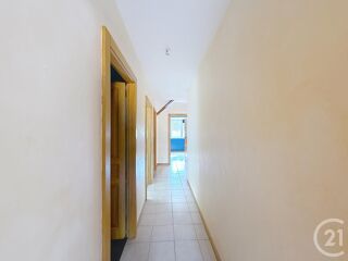  Appartement à louer 5 pièces 154 m²