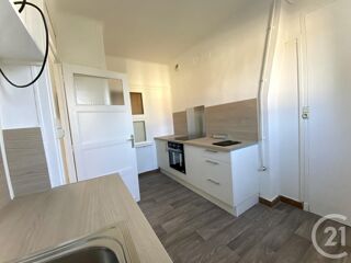  Appartement � louer 4 pi�ces 77 m�