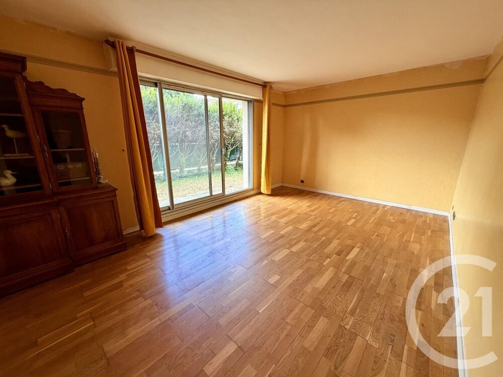 LE RAINCY / BOULEVARD DE L'OUEST DANS UNE RESID....