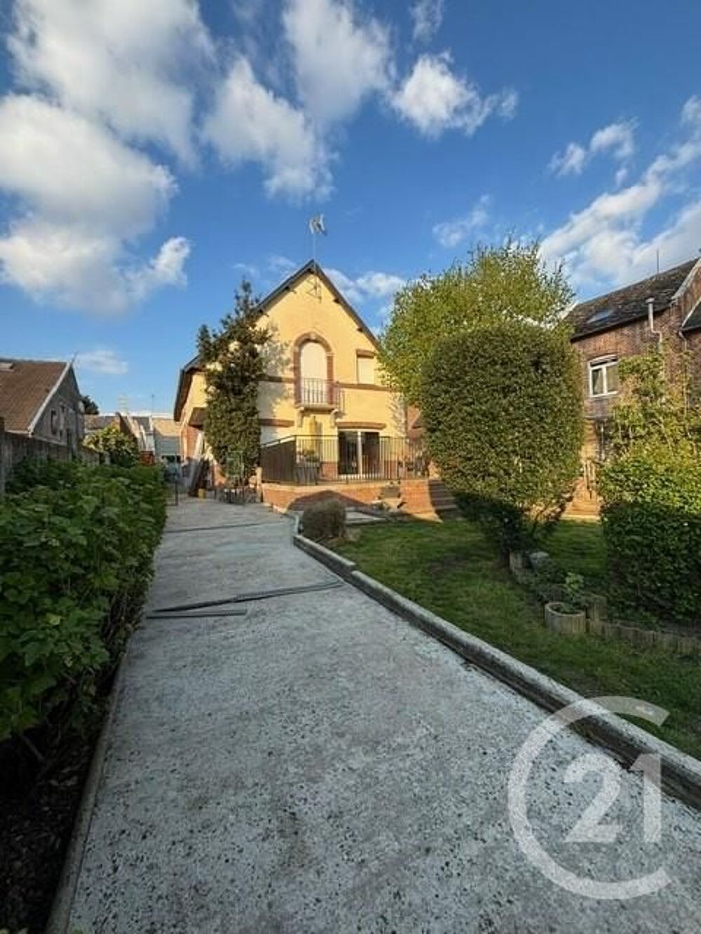 vente Maison - 6 pièce(s) - 200 m² Saint-Quentin (02100)