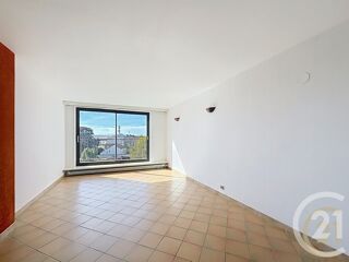  Appartement à louer 3 pièces 87 m²