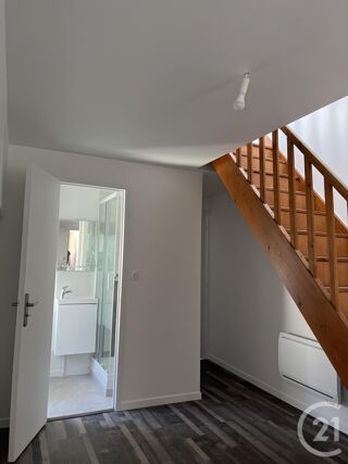 Appartement à louer 2 pièces 32 m²