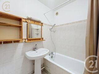  Appartement à louer 1 pièce 33 m²