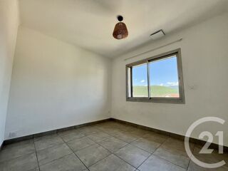  Appartement à louer 4 pièces 75 m²