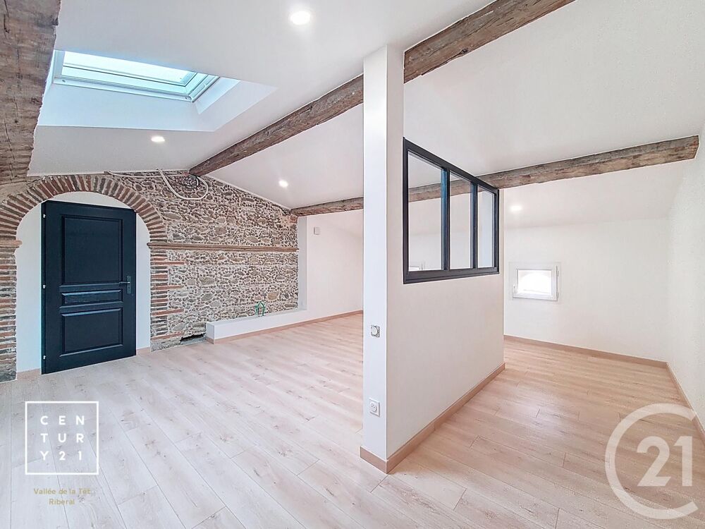 Découvrez cette magnifique maison rénovée à neuf située ....