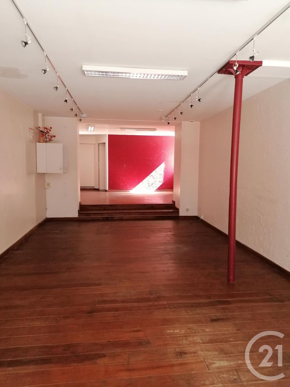 A LOUER A DAX : PROCHE CENTRE VILLE: Local professionnel....
