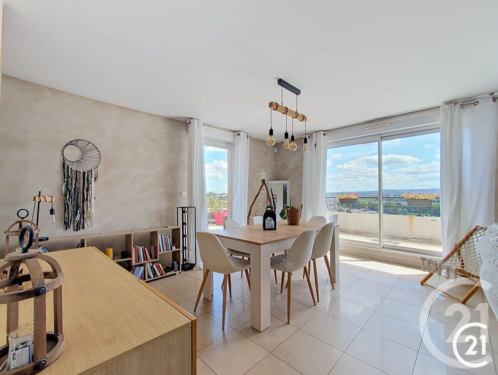 vente Appartement - 5 pièce(s) - 105 m² Sainte-Suzanne (25630)